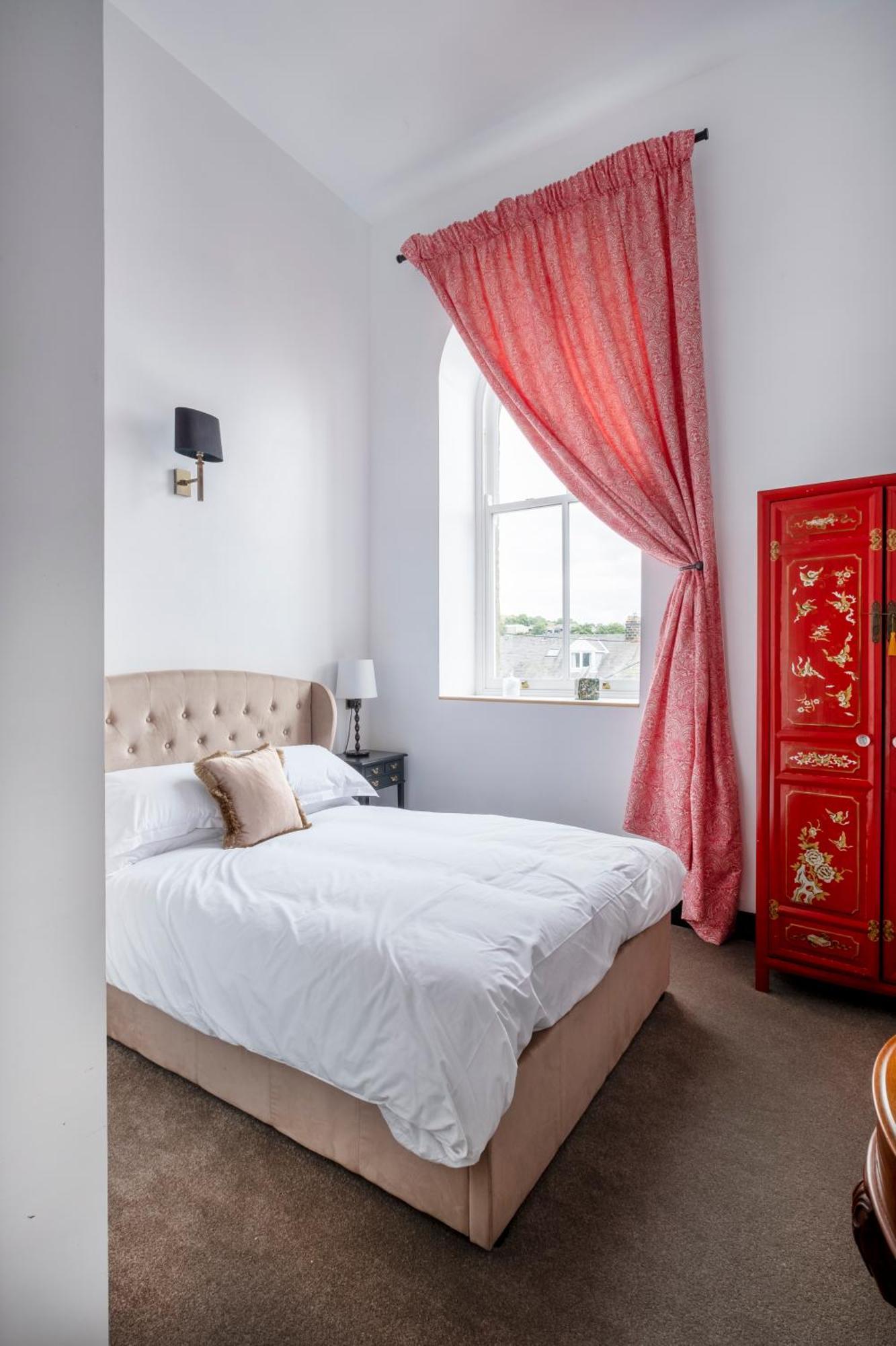 East View House, Stunning Chapel Conversion Holiday home *